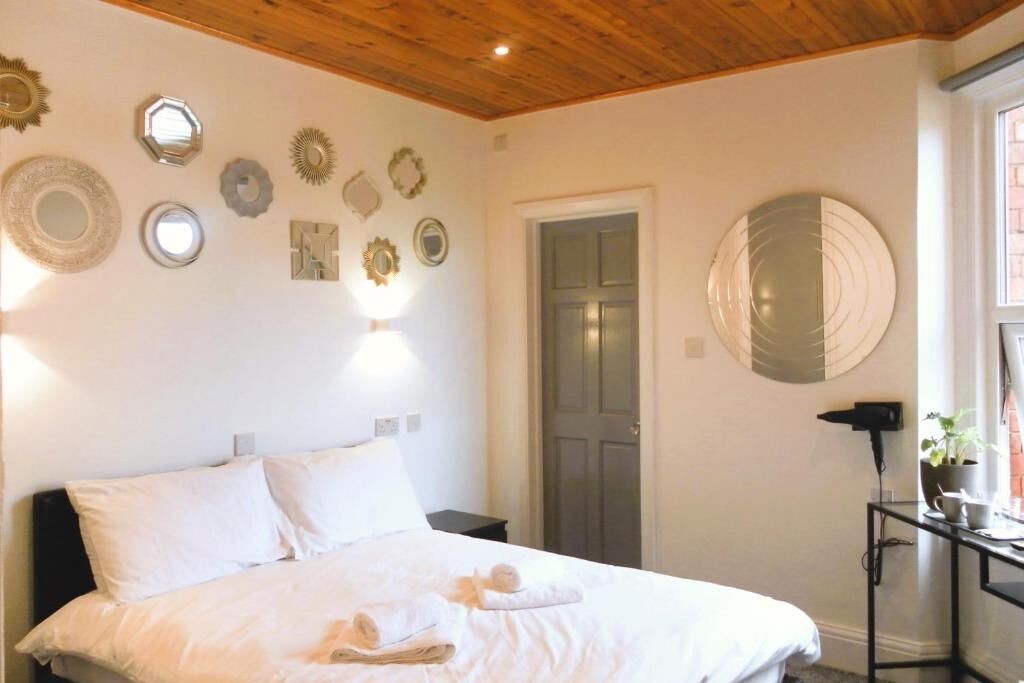 Guest accommodation at Claremont Hotel, Nottingham 1